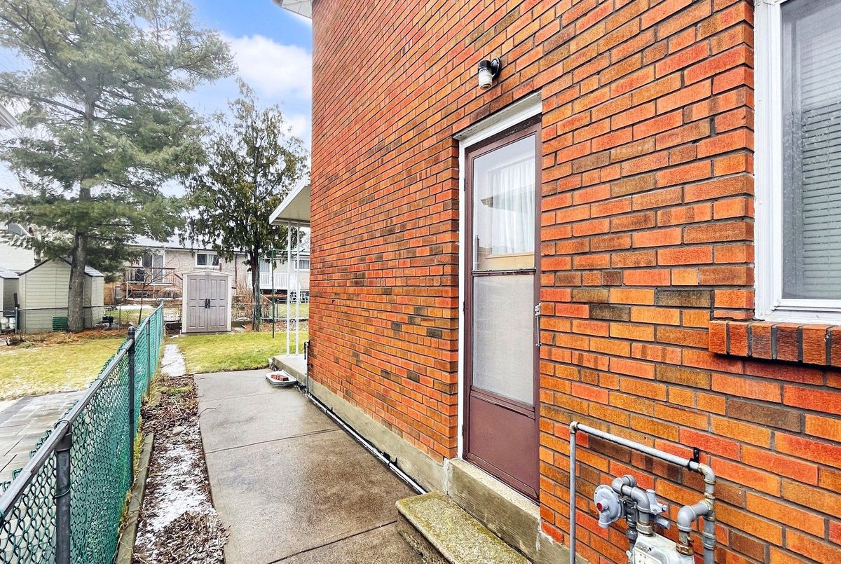 43 Warfield Drive 43 Warfield Drive Toronto C15