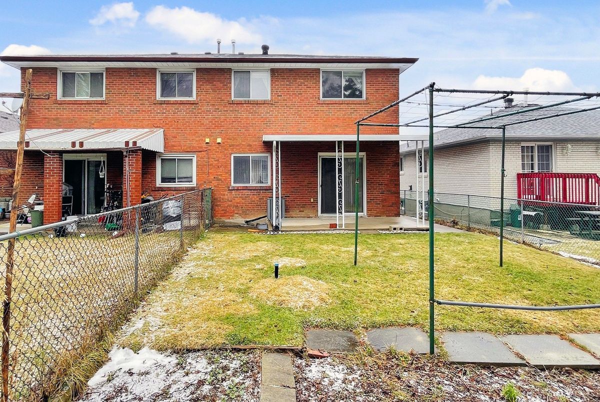 43 Warfield Drive 43 Warfield Drive Toronto C15