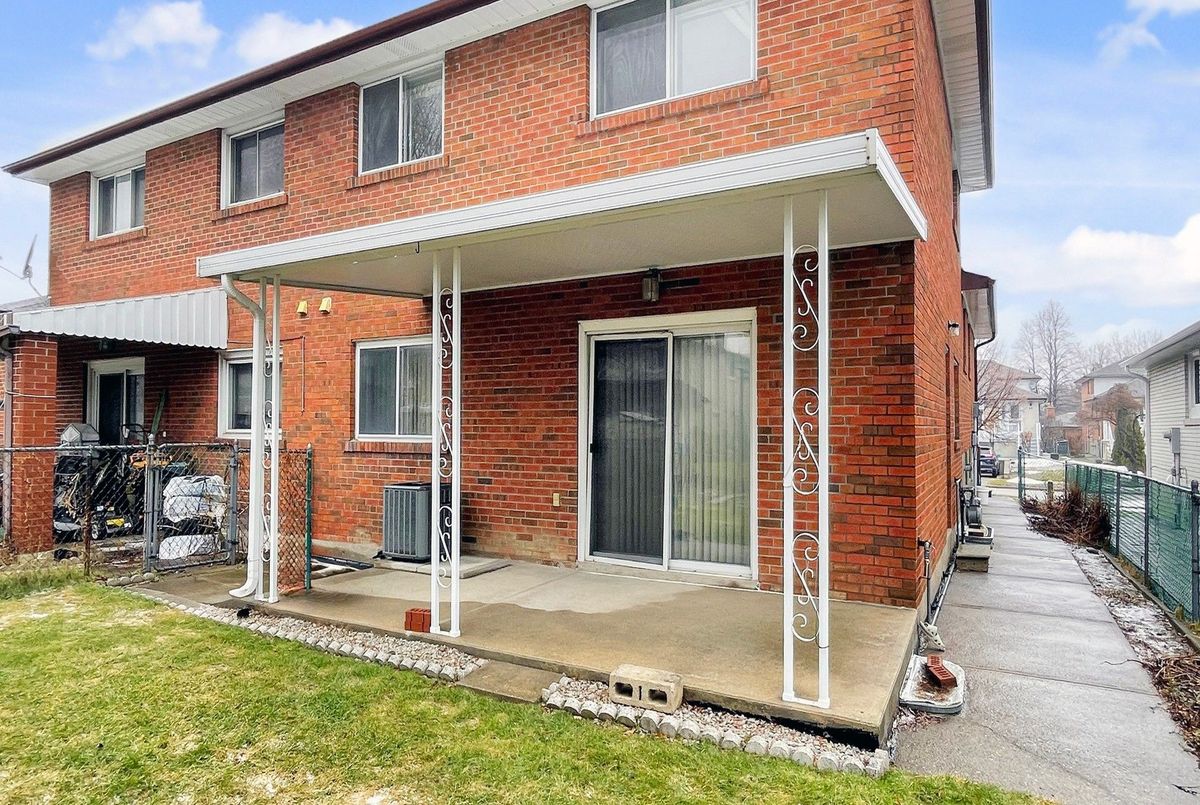 43 Warfield Drive 43 Warfield Drive Toronto C15