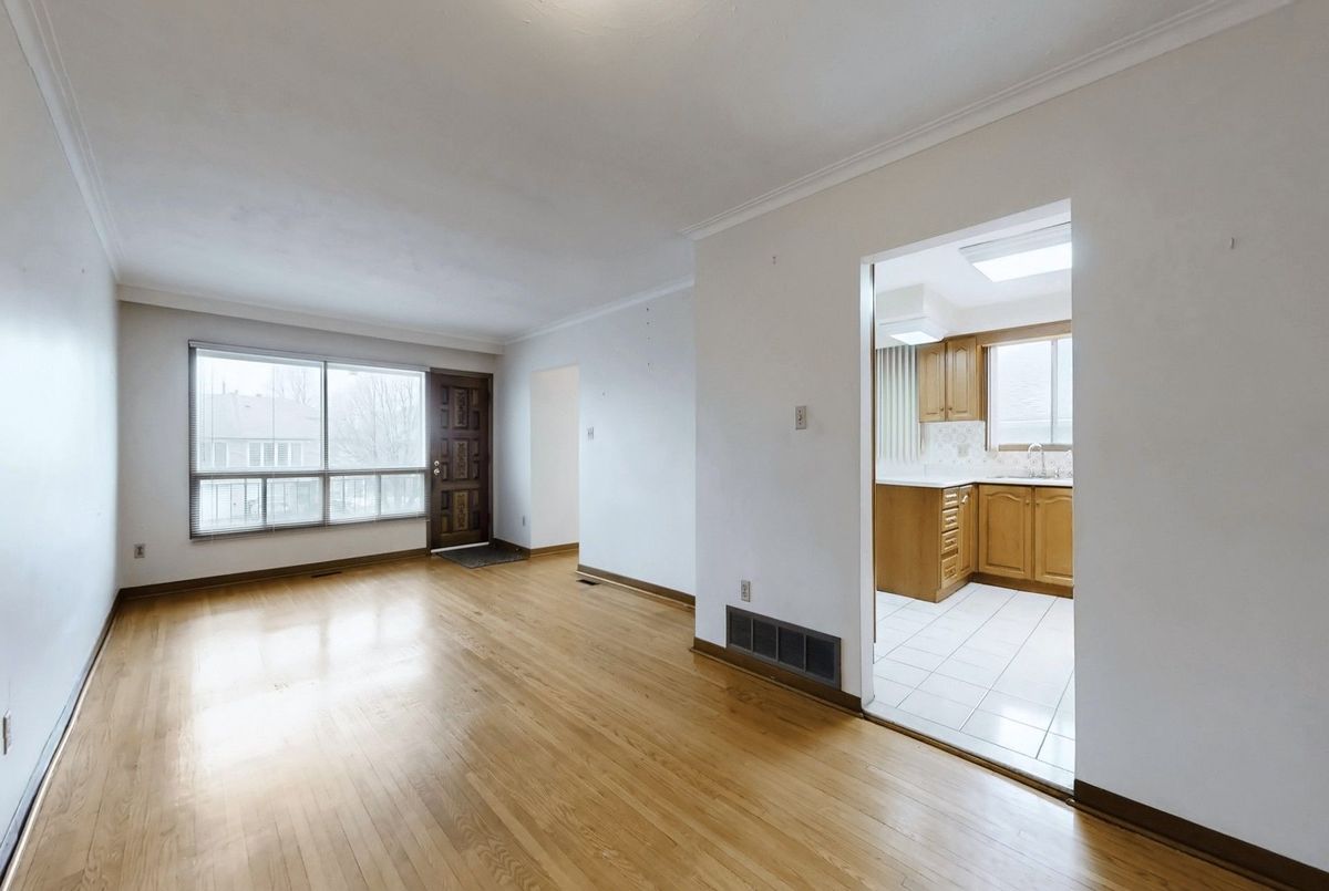 43 Warfield Drive 43 Warfield Drive Toronto C15