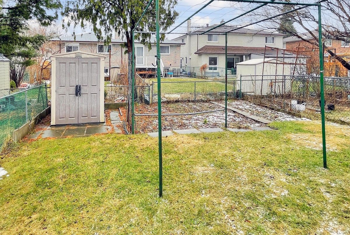 43 Warfield Drive 43 Warfield Drive Toronto C15