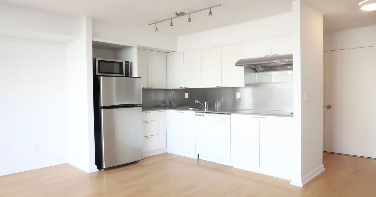 731-111 Elizabeth Street Toronto C01