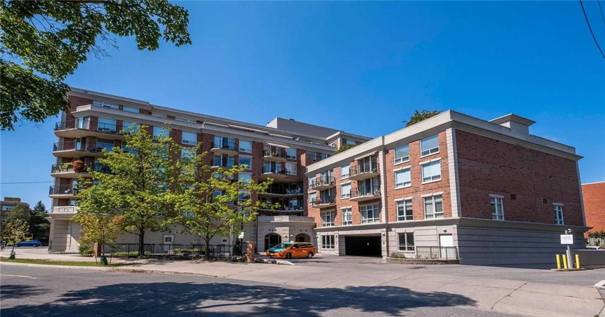 502-18 Wanless Avenue Toronto C04