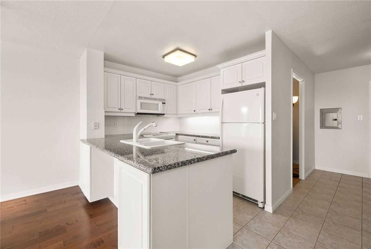 502-18 Wanless Avenue 502-18 Wanless Avenue Toronto C04