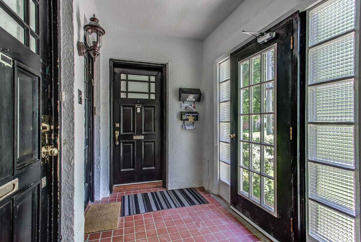 Main Fl-73 Braemar Avenue Main Fl-73 Braemar Avenue Toronto C03
