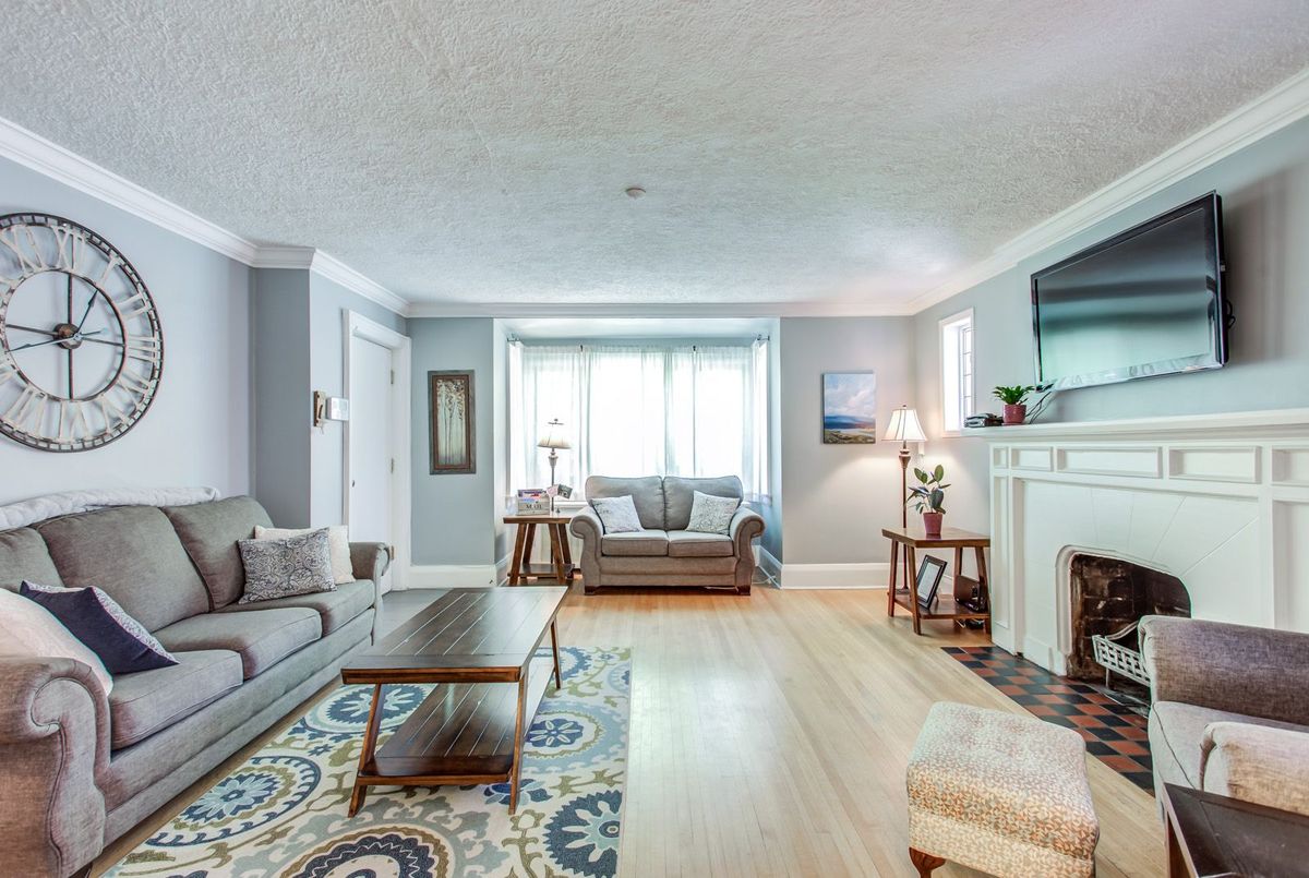 Main Fl-73 Braemar Avenue Main Fl-73 Braemar Avenue Toronto C03