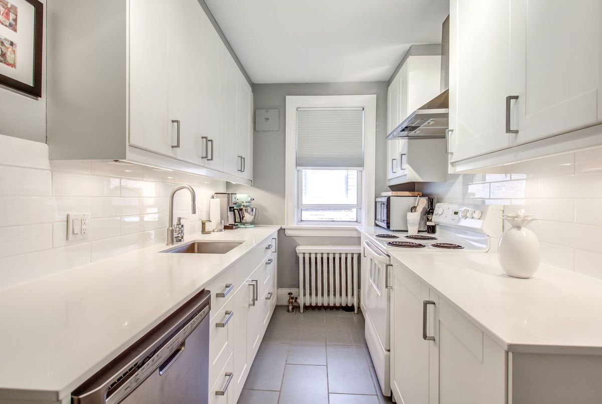 Main Fl-73 Braemar Avenue Main Fl-73 Braemar Avenue Toronto C03