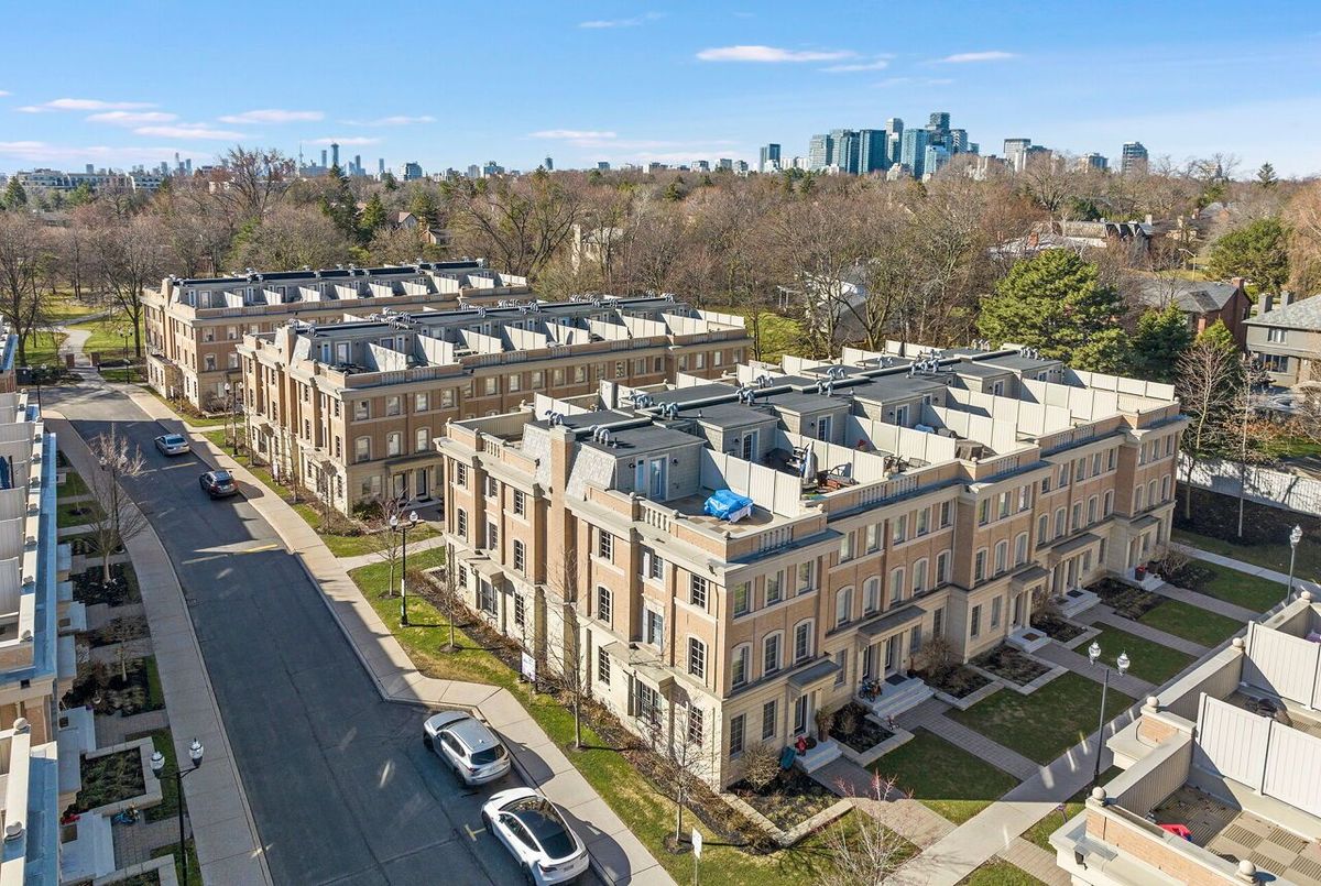 13-30 Hargrave Lane 13-30 Hargrave Lane Toronto C12