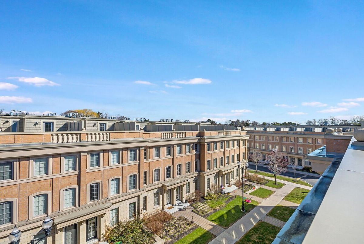 13-30 Hargrave Lane 13-30 Hargrave Lane Toronto C12