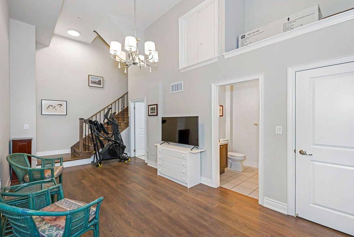 13-30 Hargrave Lane 13-30 Hargrave Lane Toronto C12