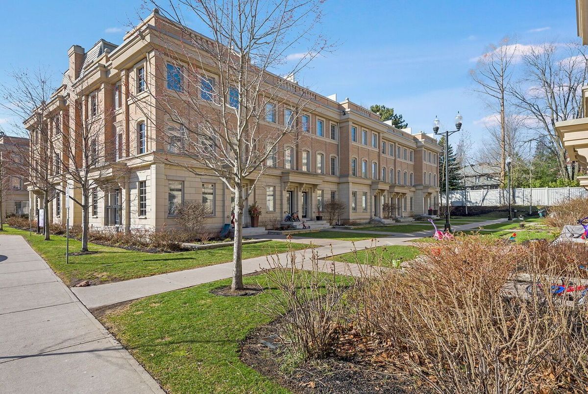 13-30 Hargrave Lane 13-30 Hargrave Lane Toronto C12