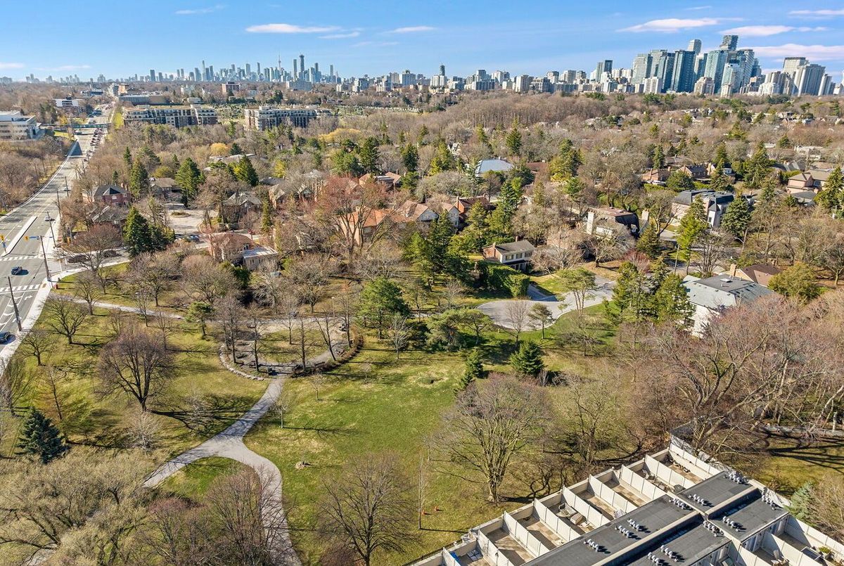 13-30 Hargrave Lane 13-30 Hargrave Lane Toronto C12