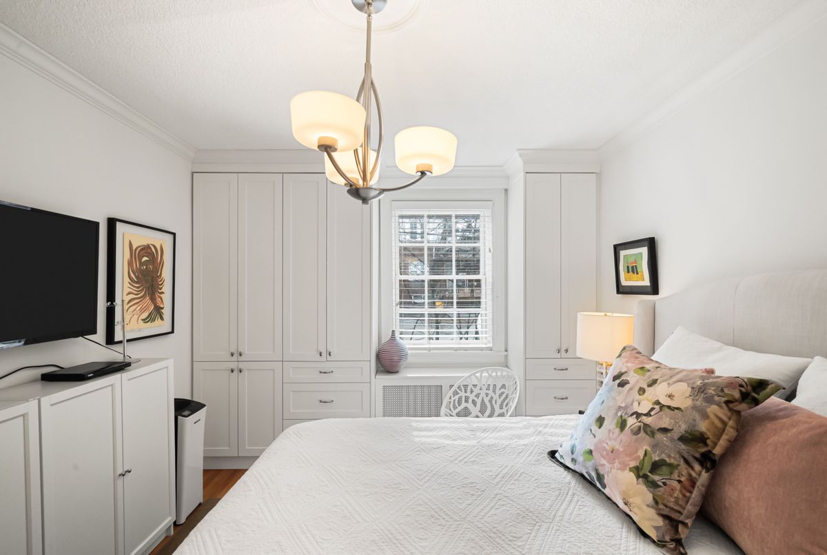 #205-480 Oriole Parkway #205-480 Oriole Parkway Toronto C03
