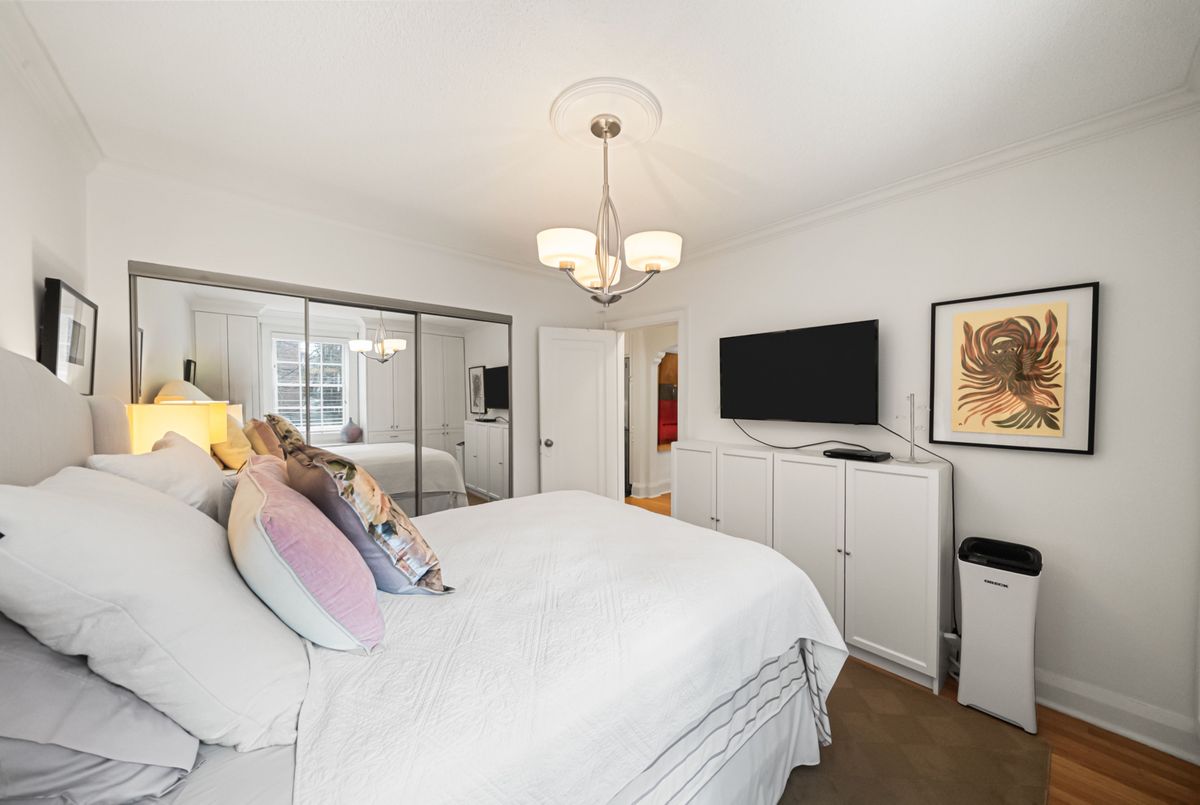 #205-480 Oriole Parkway #205-480 Oriole Parkway Toronto C03