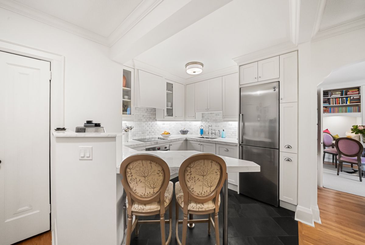 #205-480 Oriole Parkway #205-480 Oriole Parkway Toronto C03