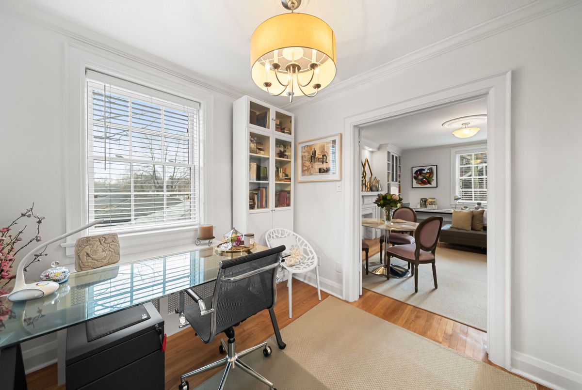 #205-480 Oriole Parkway #205-480 Oriole Parkway Toronto C03