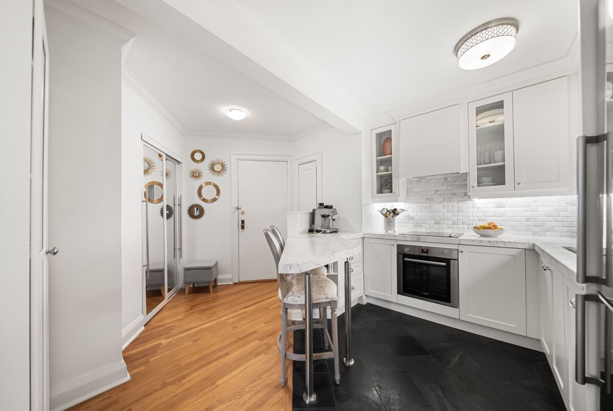 #205-480 Oriole Parkway #205-480 Oriole Parkway Toronto C03