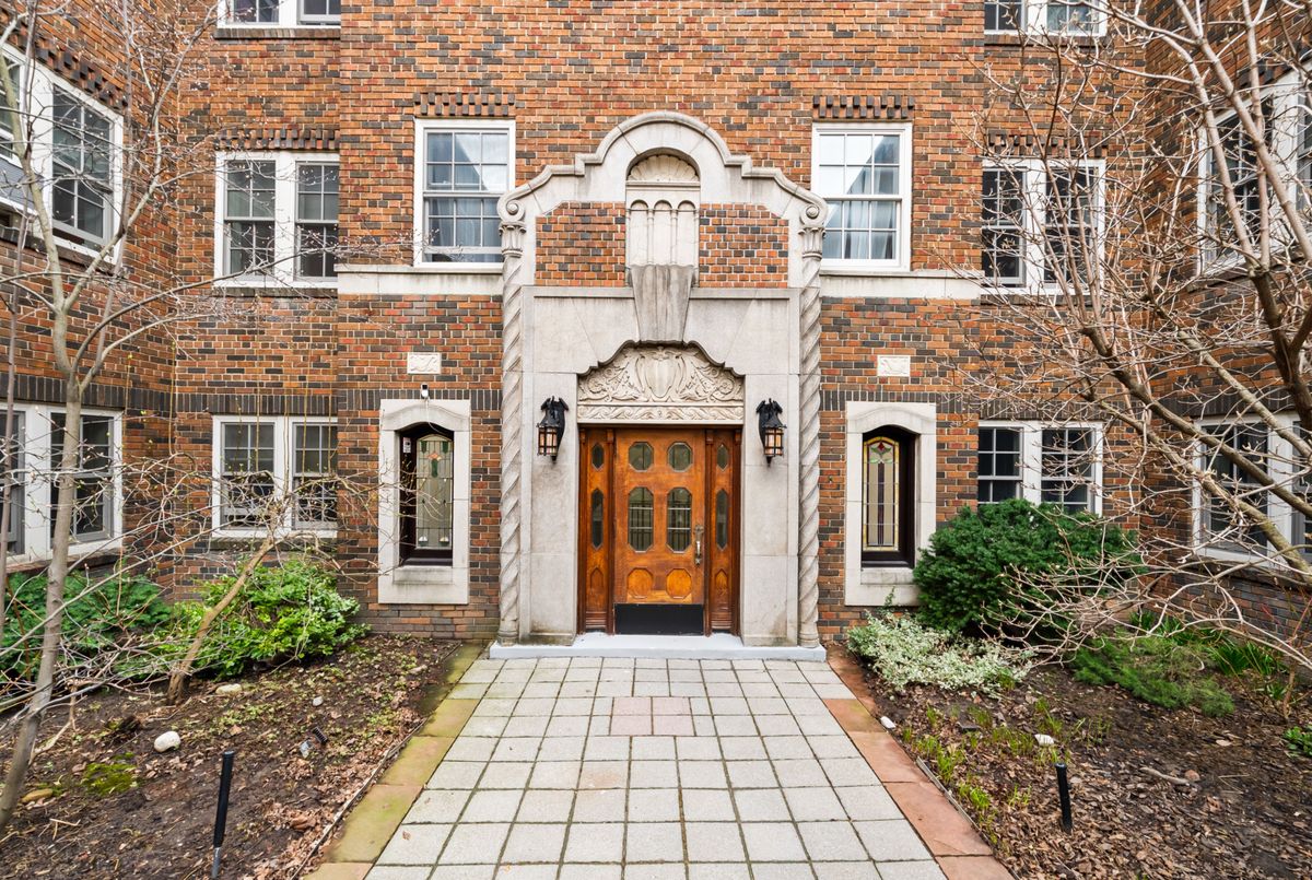 #205-480 Oriole Parkway #205-480 Oriole Parkway Toronto C03