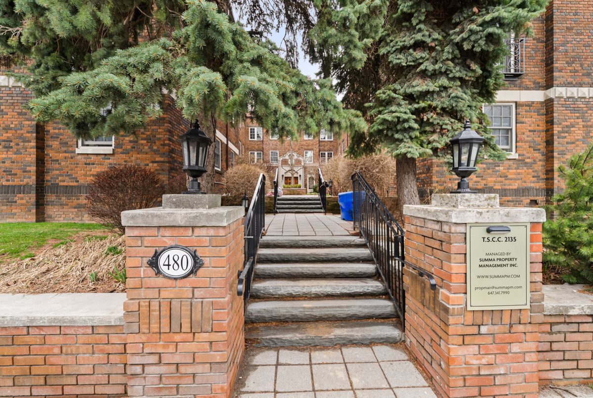#205-480 Oriole Parkway #205-480 Oriole Parkway Toronto C03