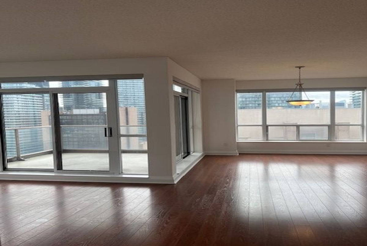 3106-925 Bay Street 3106-925 Bay Street Toronto C01