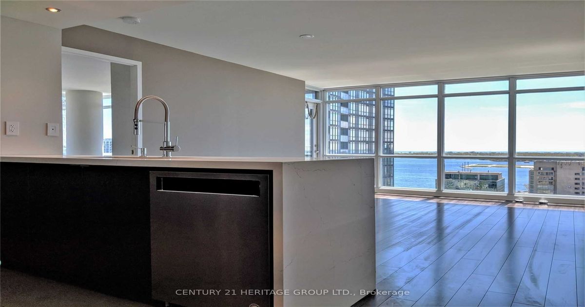 1910-15 Fort York Boulevard Toronto C01