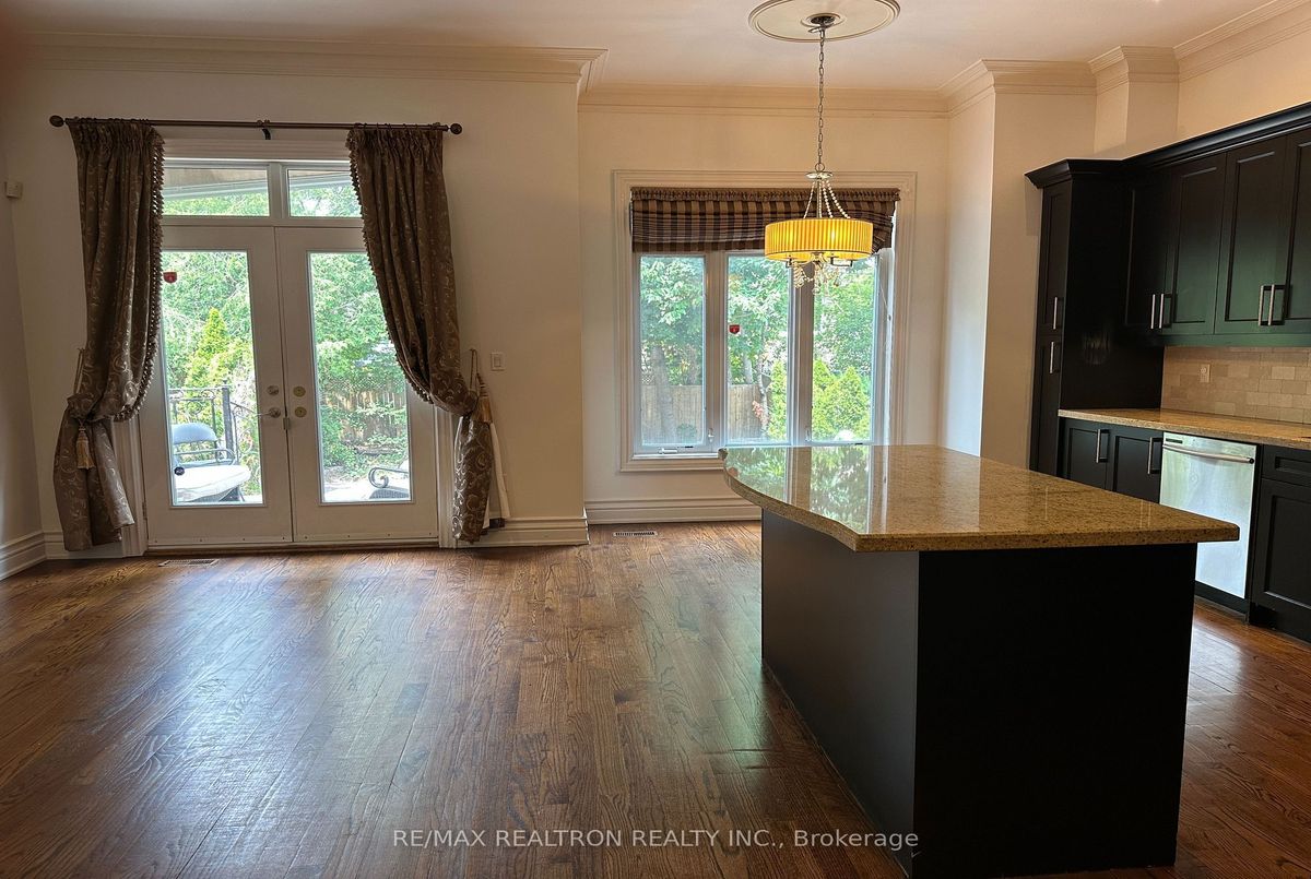 76 Horsham Avenue 76 Horsham Avenue Toronto C07