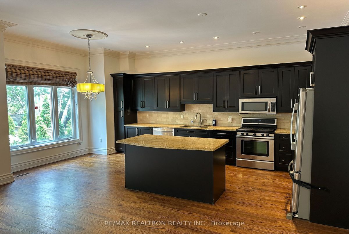 76 Horsham Avenue 76 Horsham Avenue Toronto C07