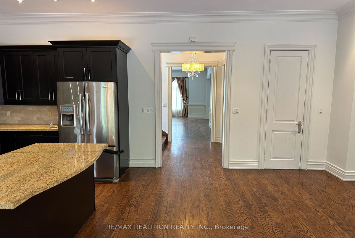 76 Horsham Avenue 76 Horsham Avenue Toronto C07