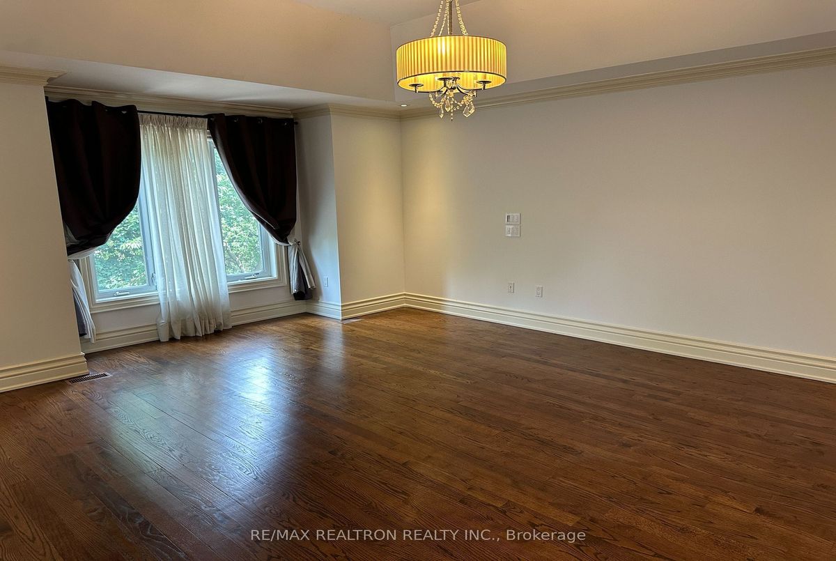 76 Horsham Avenue 76 Horsham Avenue Toronto C07