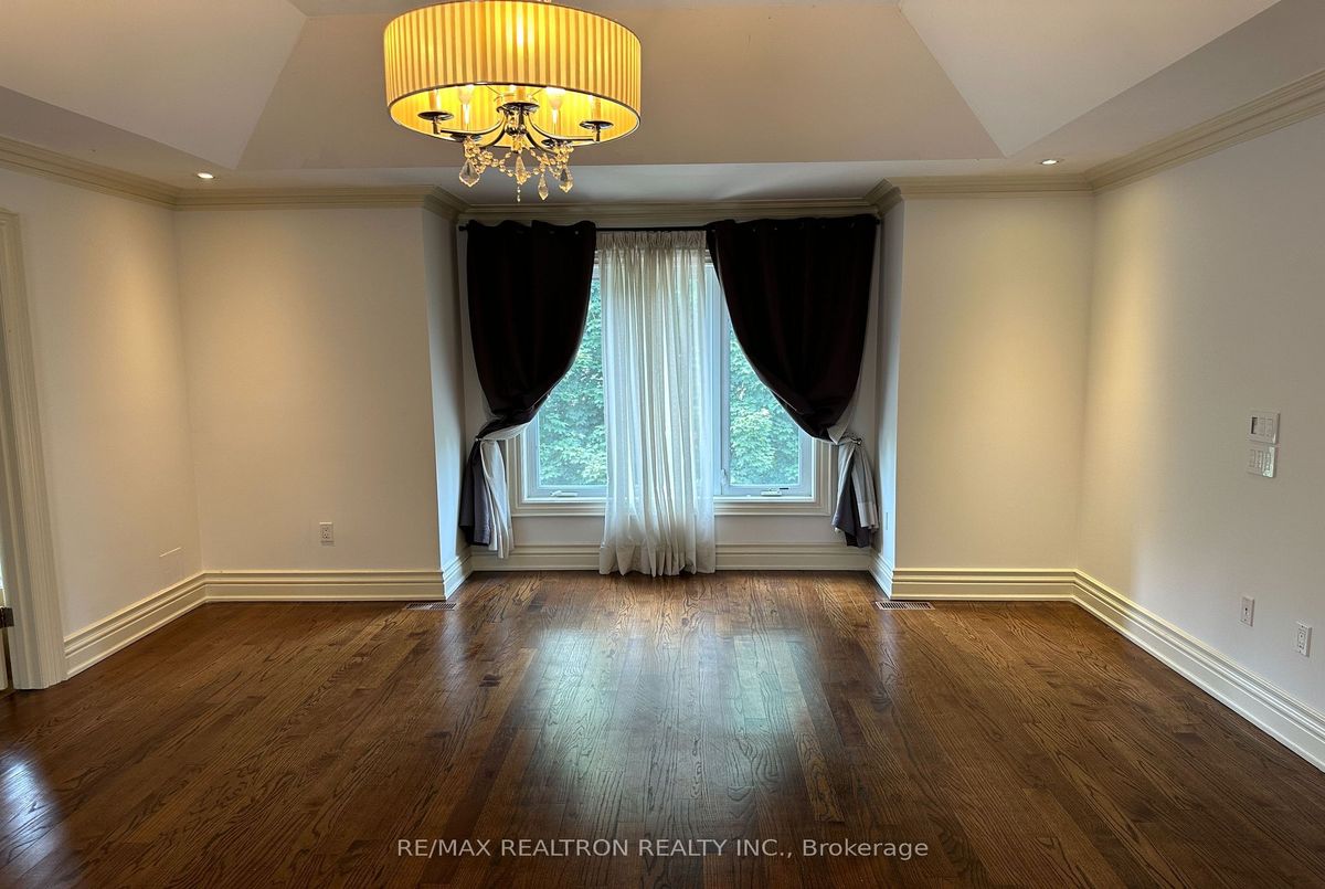 76 Horsham Avenue 76 Horsham Avenue Toronto C07
