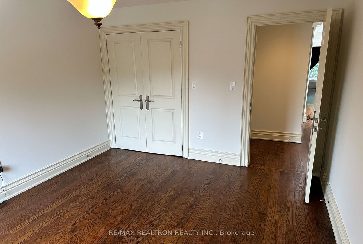 76 Horsham Avenue 76 Horsham Avenue Toronto C07