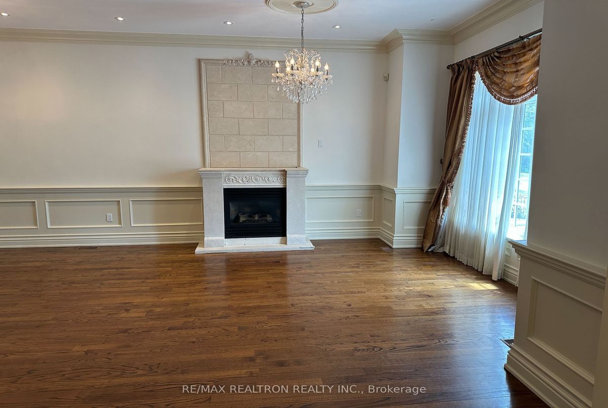 76 Horsham Avenue 76 Horsham Avenue Toronto C07