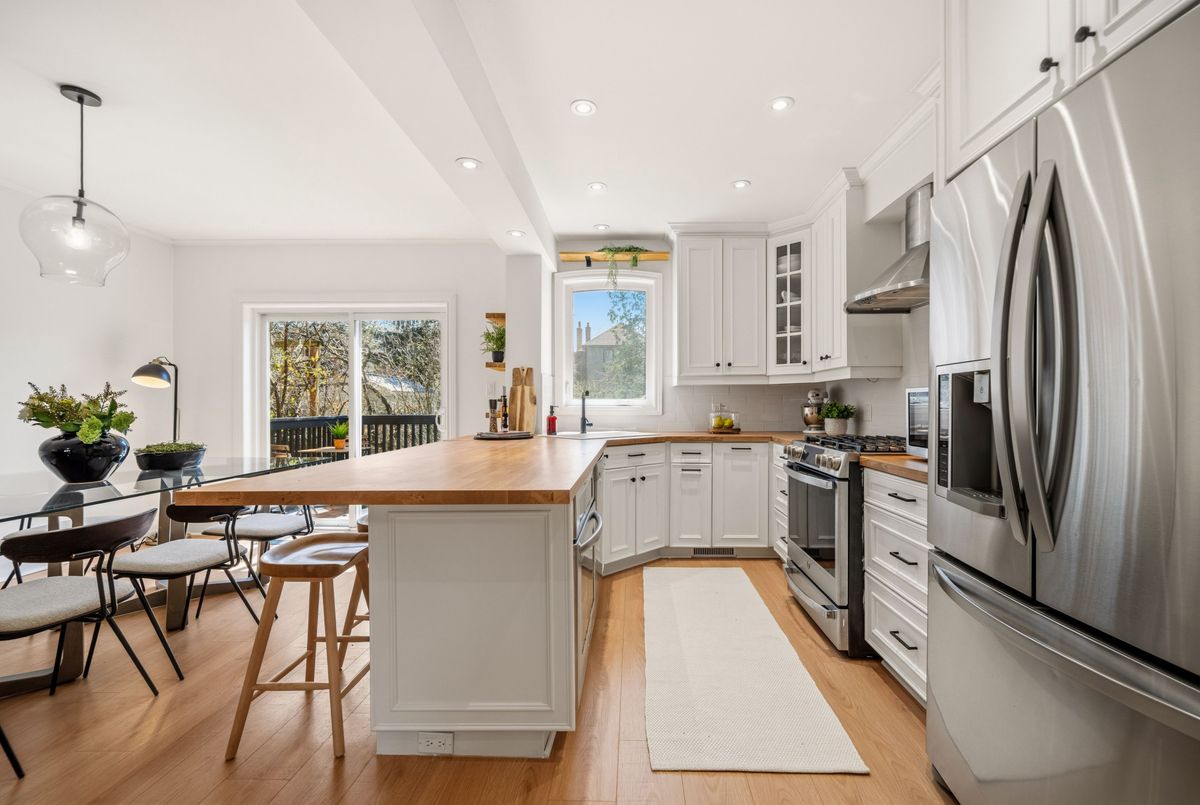 93 Brookdale Avenue 93 Brookdale Avenue Toronto C04