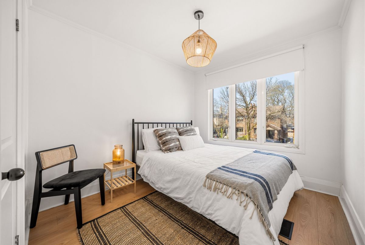 93 Brookdale Avenue 93 Brookdale Avenue Toronto C04