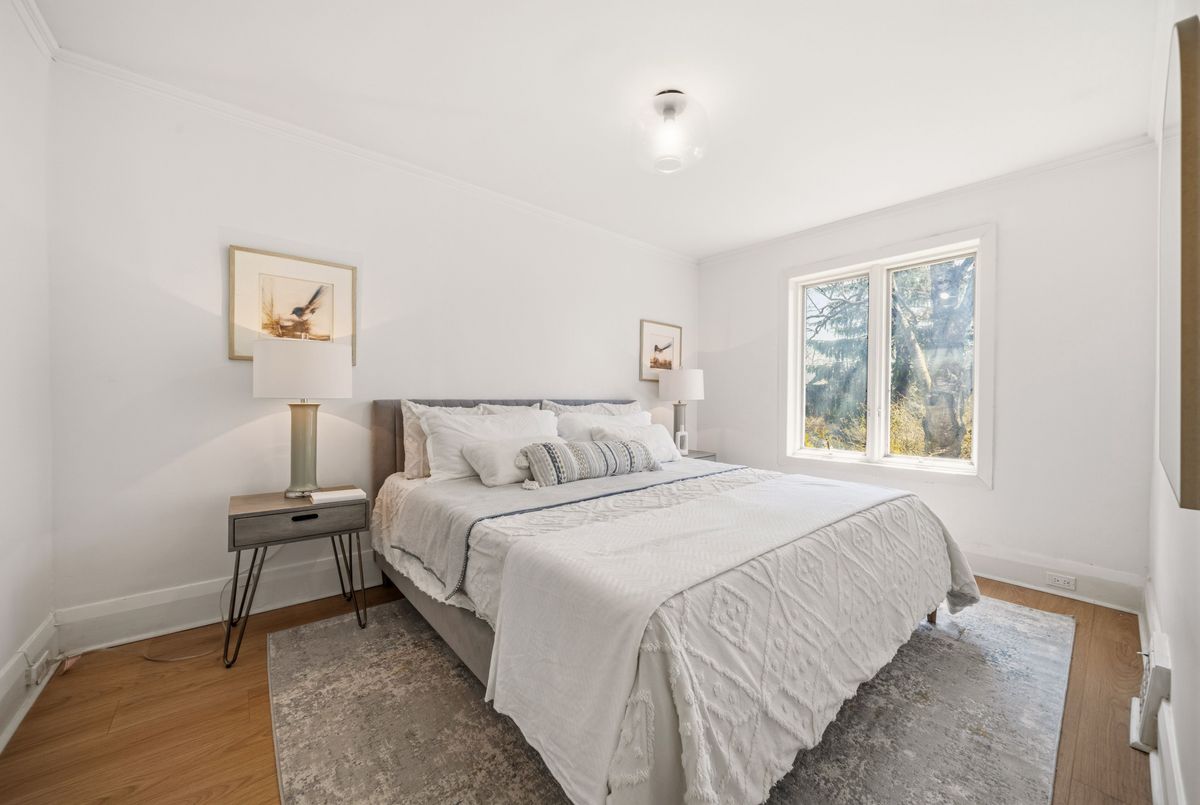 93 Brookdale Avenue 93 Brookdale Avenue Toronto C04