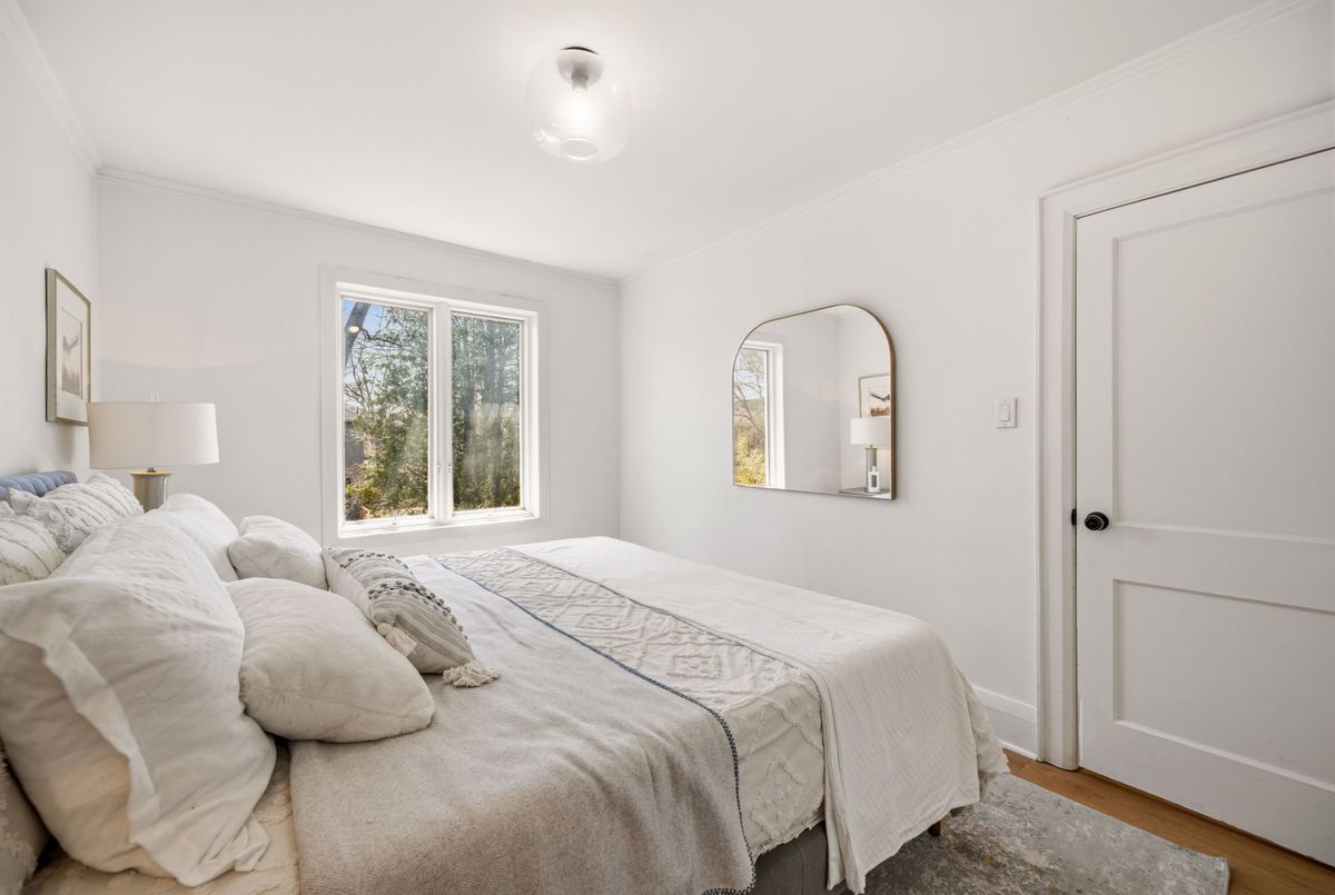 93 Brookdale Avenue 93 Brookdale Avenue Toronto C04