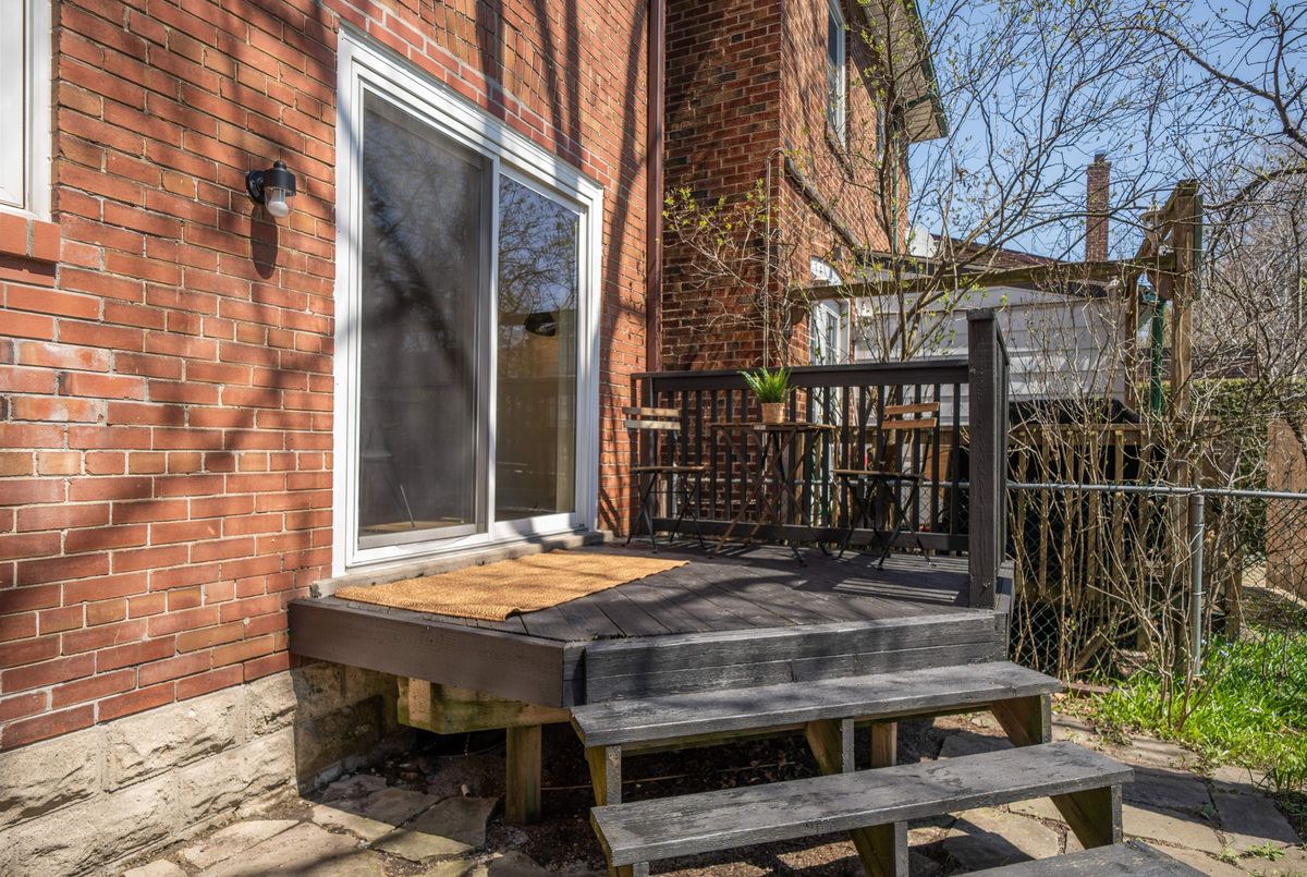 93 Brookdale Avenue 93 Brookdale Avenue Toronto C04