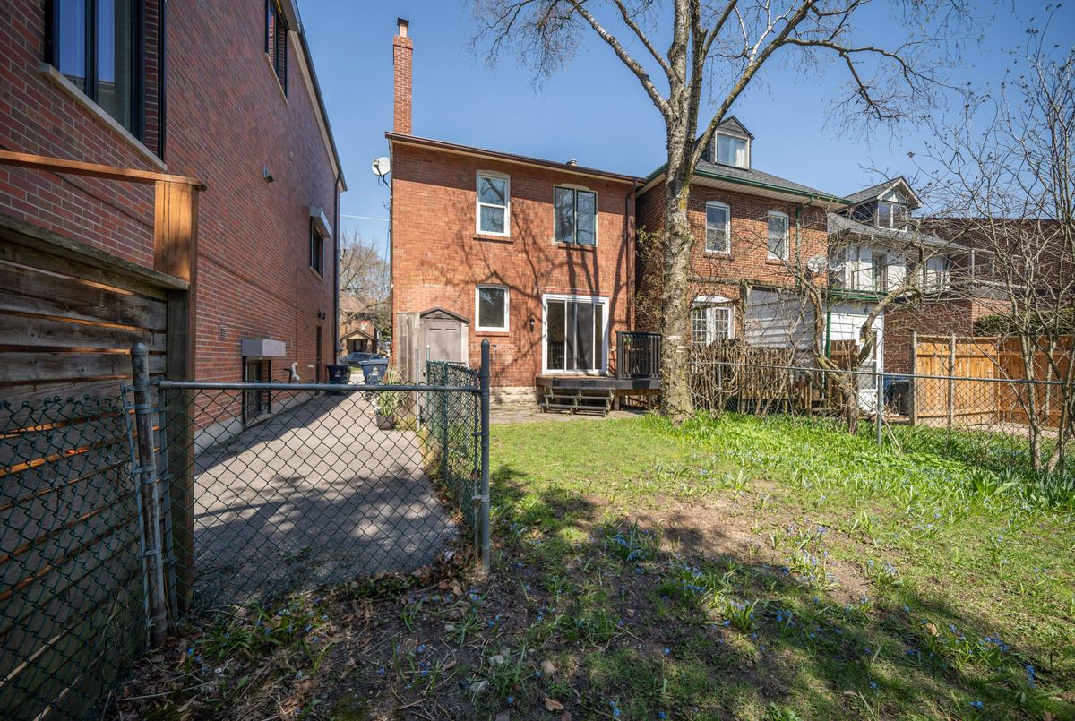93 Brookdale Avenue 93 Brookdale Avenue Toronto C04