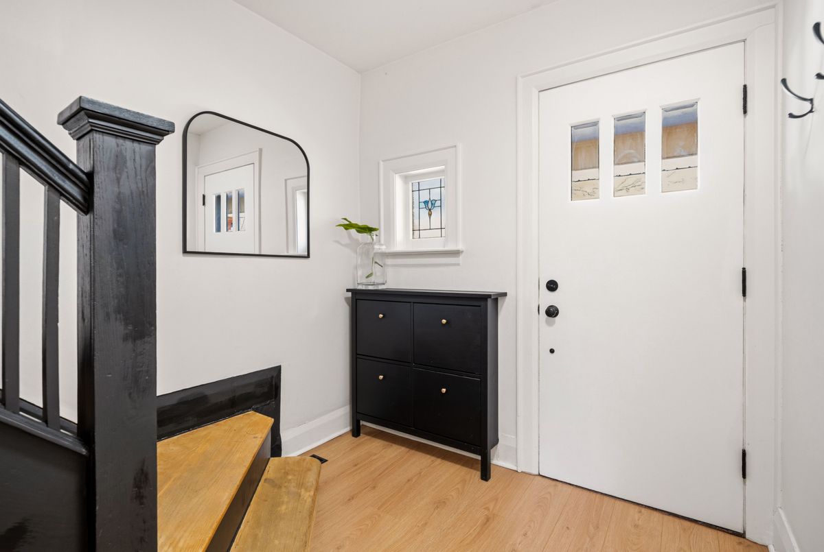 93 Brookdale Avenue 93 Brookdale Avenue Toronto C04