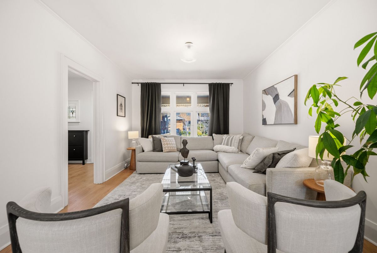 93 Brookdale Avenue 93 Brookdale Avenue Toronto C04