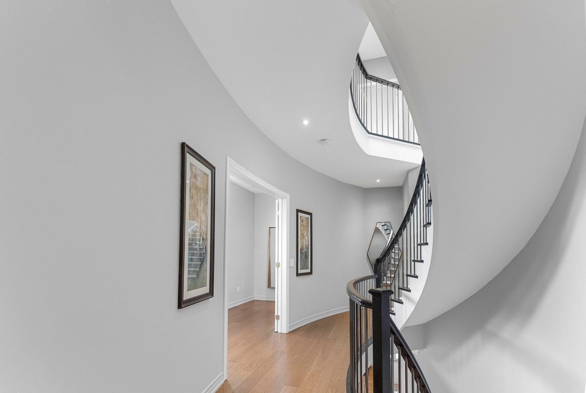 13-260 Russell Hill Road 13-260 Russell Hill Road Toronto C02
