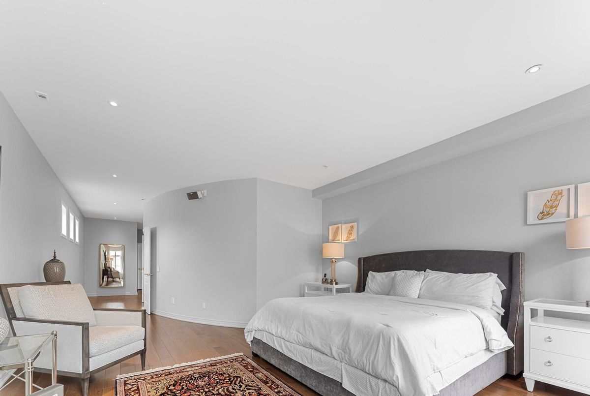 13-260 Russell Hill Road 13-260 Russell Hill Road Toronto C02