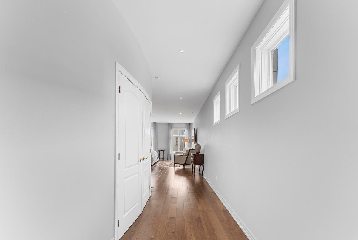 13-260 Russell Hill Road 13-260 Russell Hill Road Toronto C02