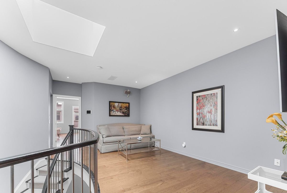 13-260 Russell Hill Road 13-260 Russell Hill Road Toronto C02