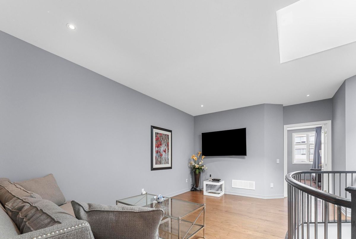 13-260 Russell Hill Road 13-260 Russell Hill Road Toronto C02