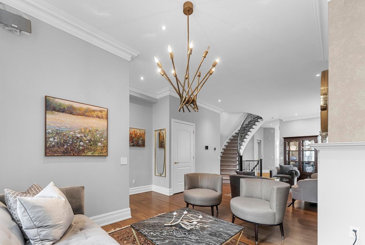 13-260 Russell Hill Road 13-260 Russell Hill Road Toronto C02