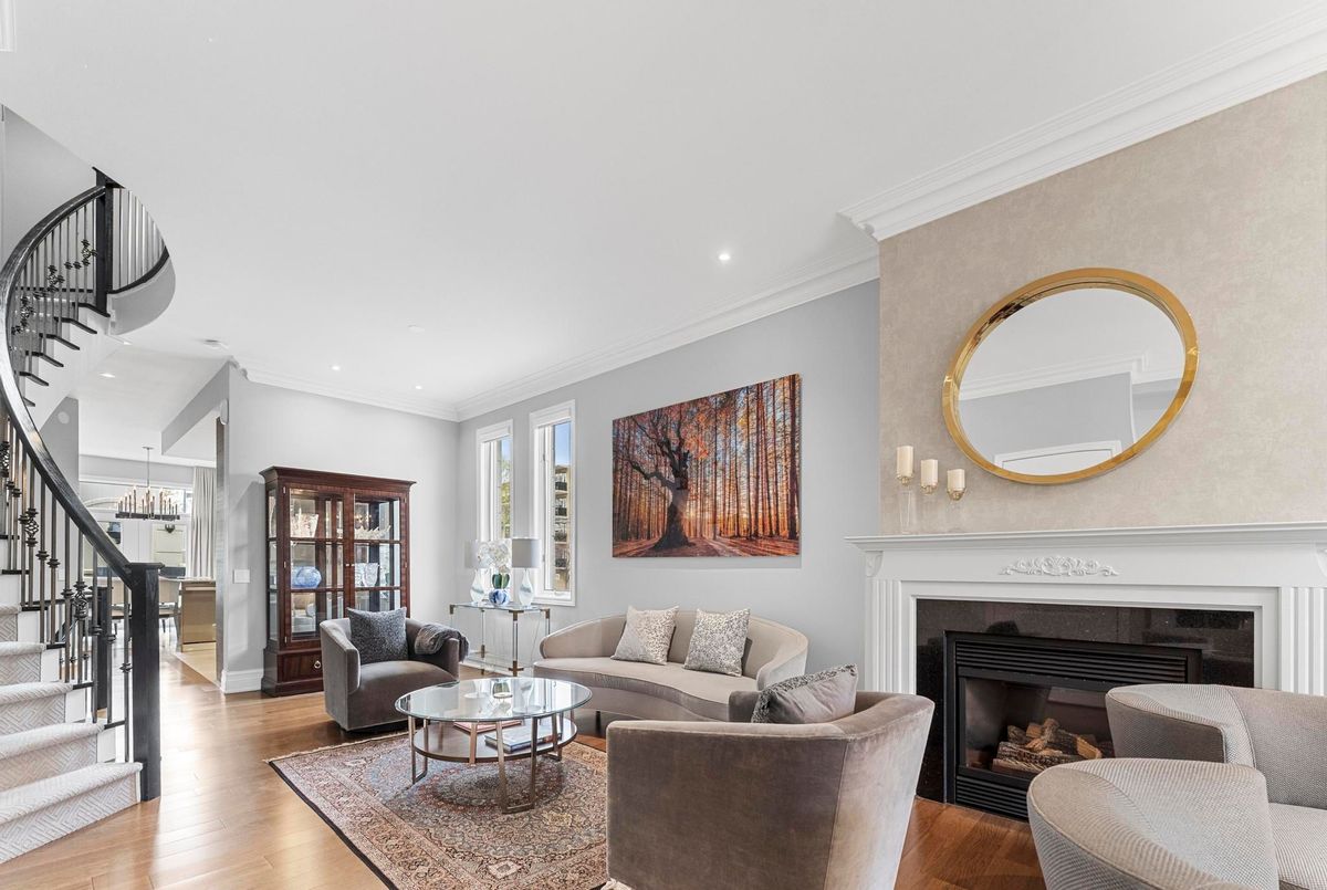 13-260 Russell Hill Road 13-260 Russell Hill Road Toronto C02