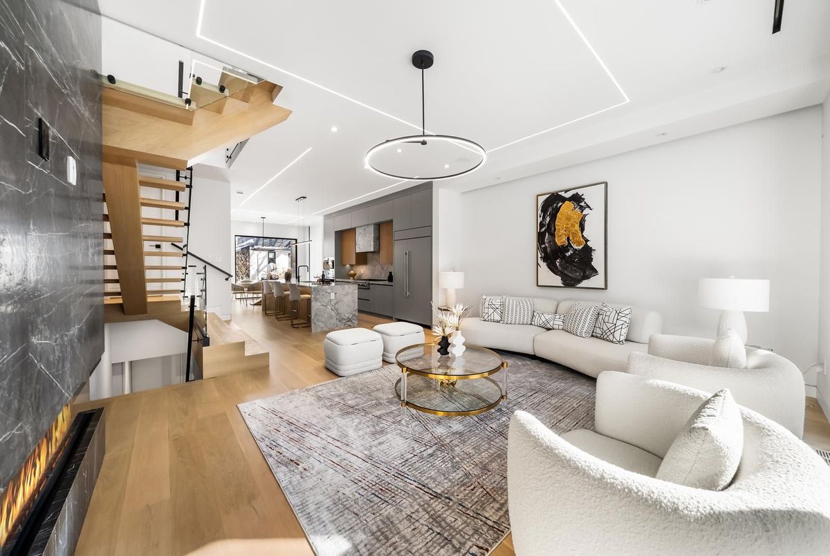 74B Rathnelly Avenue 74B Rathnelly Avenue Toronto C02