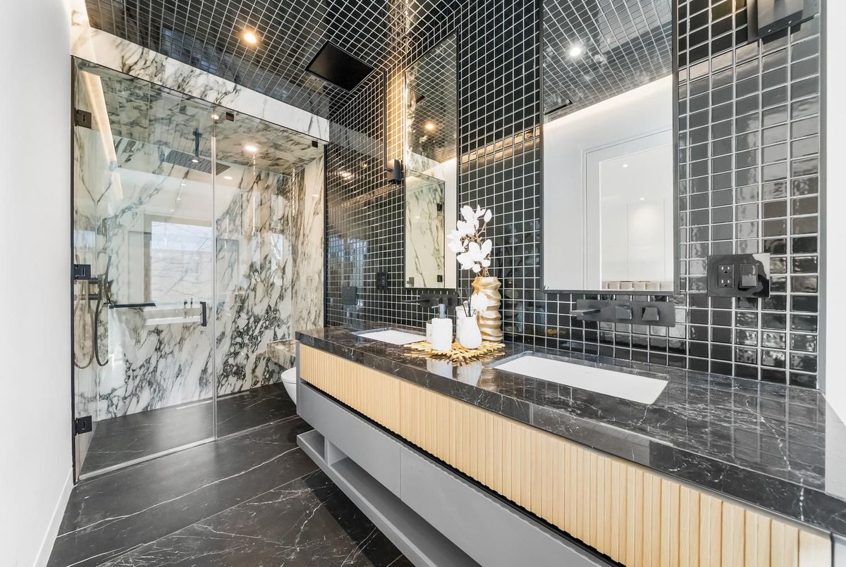 74B Rathnelly Avenue 74B Rathnelly Avenue Toronto C02