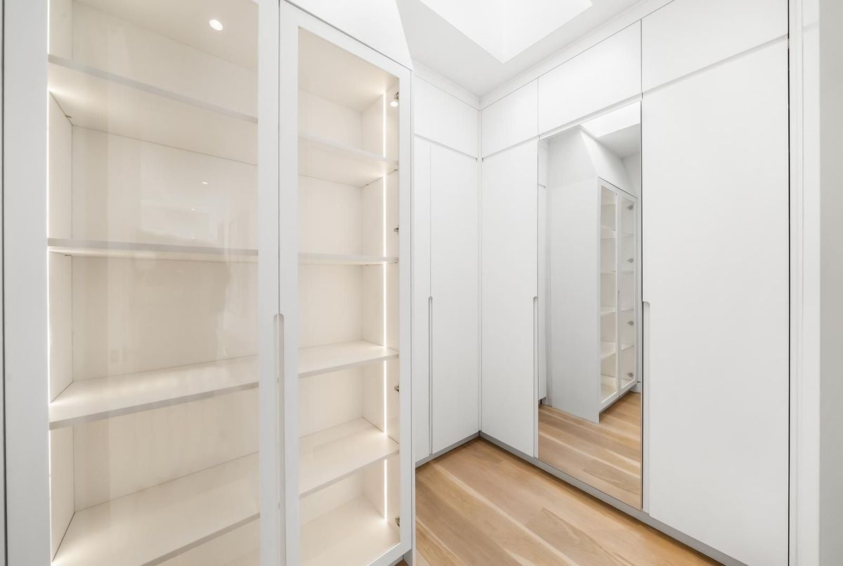 74B Rathnelly Avenue 74B Rathnelly Avenue Toronto C02
